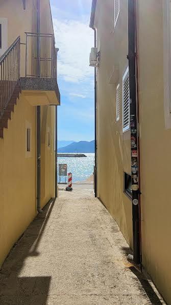 Studio, 70 Steps From The Beach Baska  Exterior photo